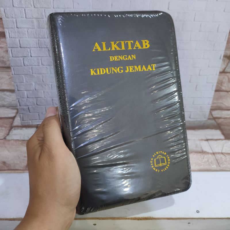 Alkitab Besar Kristen Protestan Kidung Jemaat dengan sampul kulit