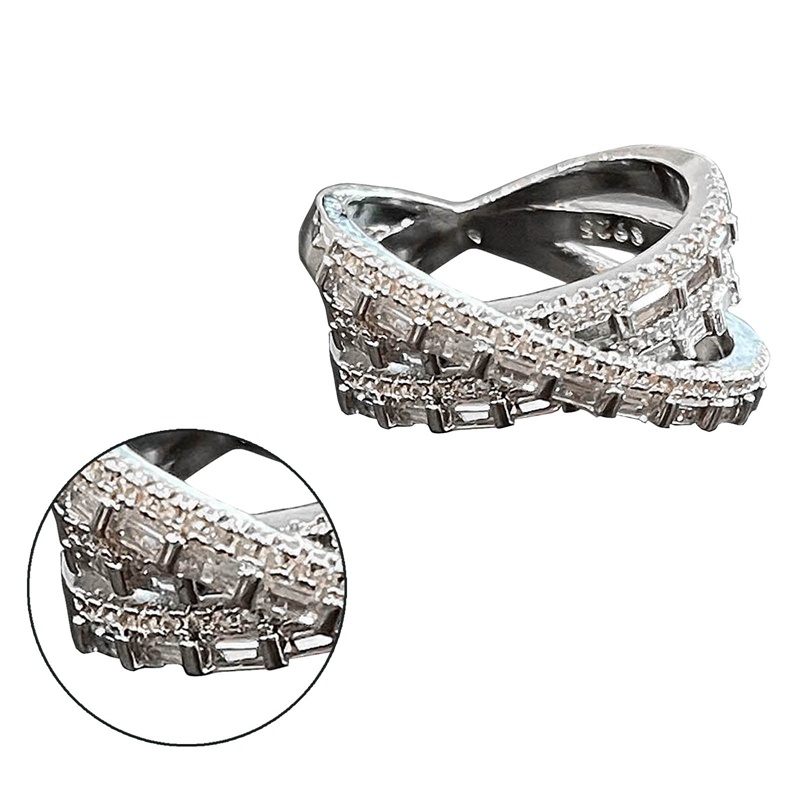 Cincin Desain Silang Warna Silver Aksen Kubik Zirkonia Untuk Wanita