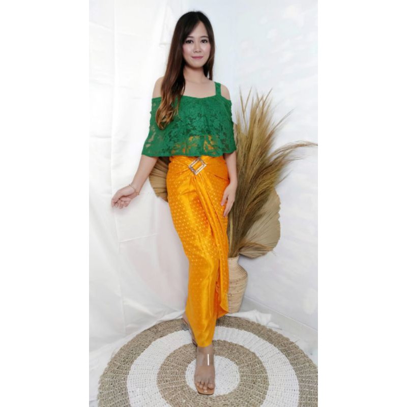 Set Kebaya Eksklusif