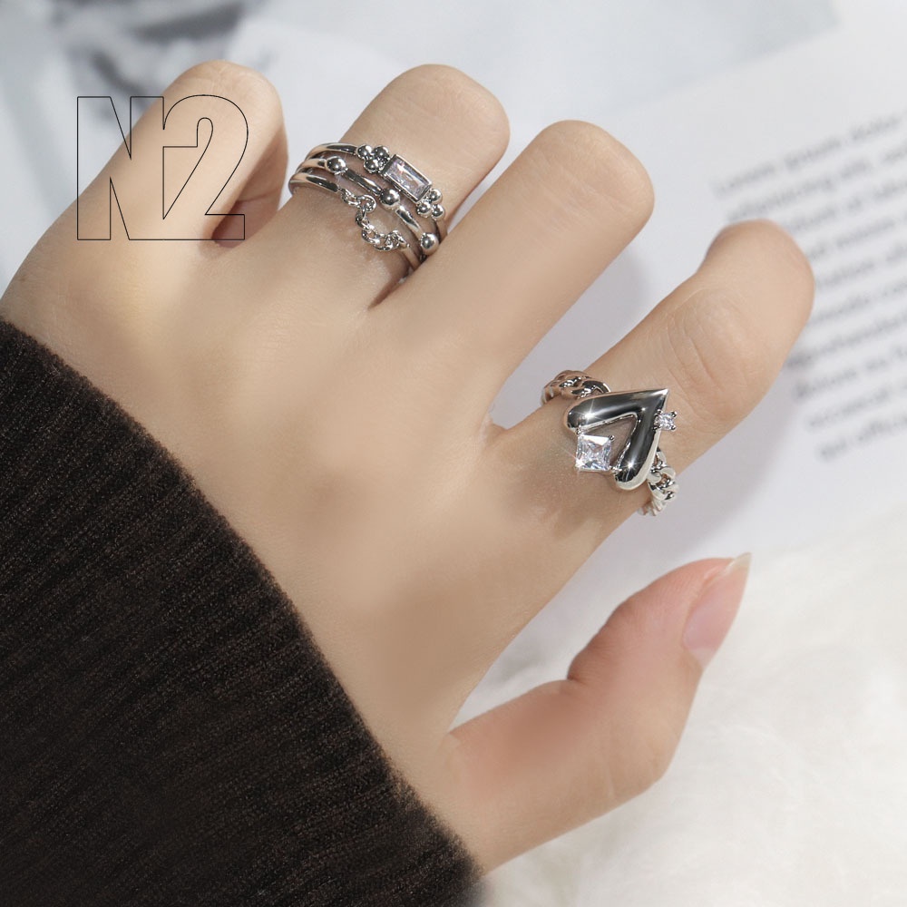 Cincin Bahan Alloy Warna Silver Desain Hati Hias Zirconberlian Imitasi Untuk Wanita