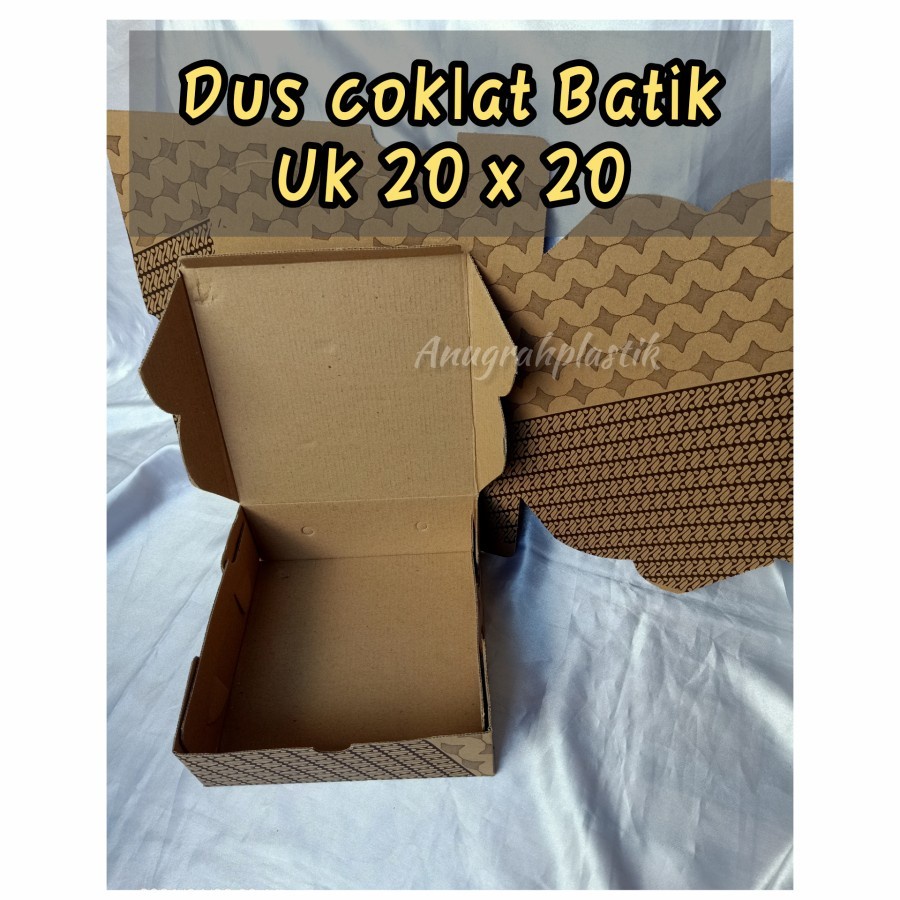 

box nasi uk 20 x 20 tanpa mika motif batik + mika (per 10 pcs)