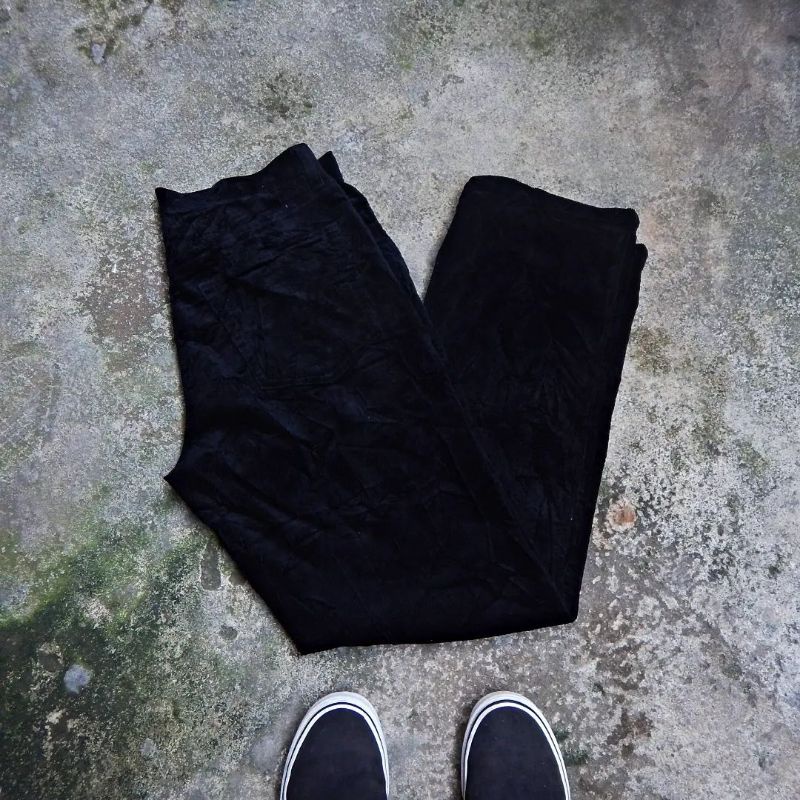 UNIKLO BLACK CORDUROY LONGPANT