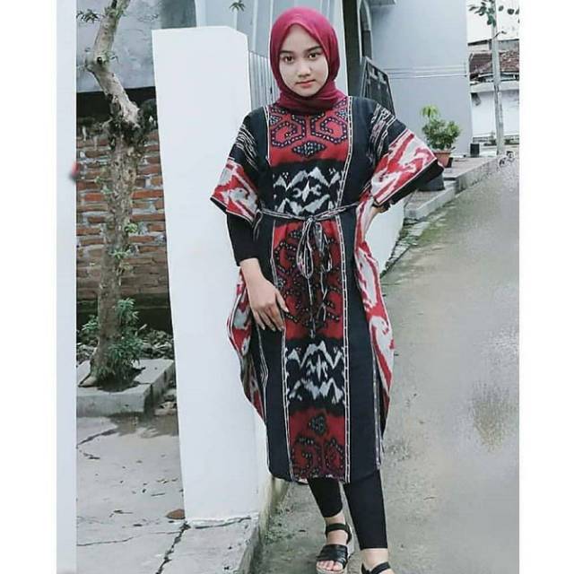 Kaftan tenun motif asmat black red S1