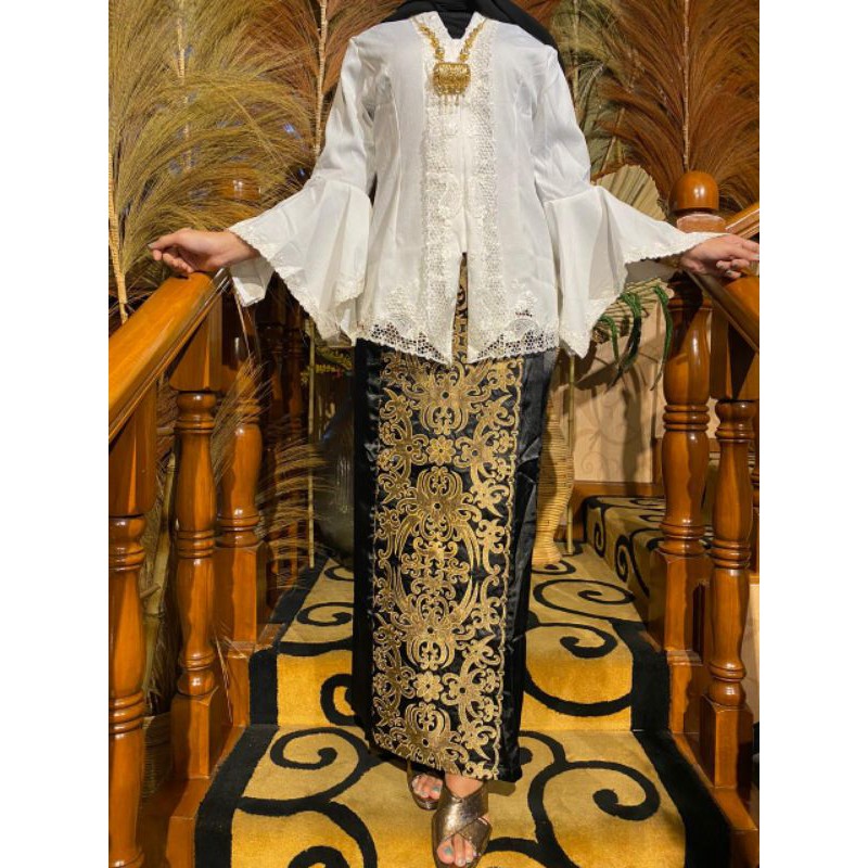 William Glow - Rok Lilit Bordir - Kain Lilit Bordir Etnik Kalimantan - Motif Dayak