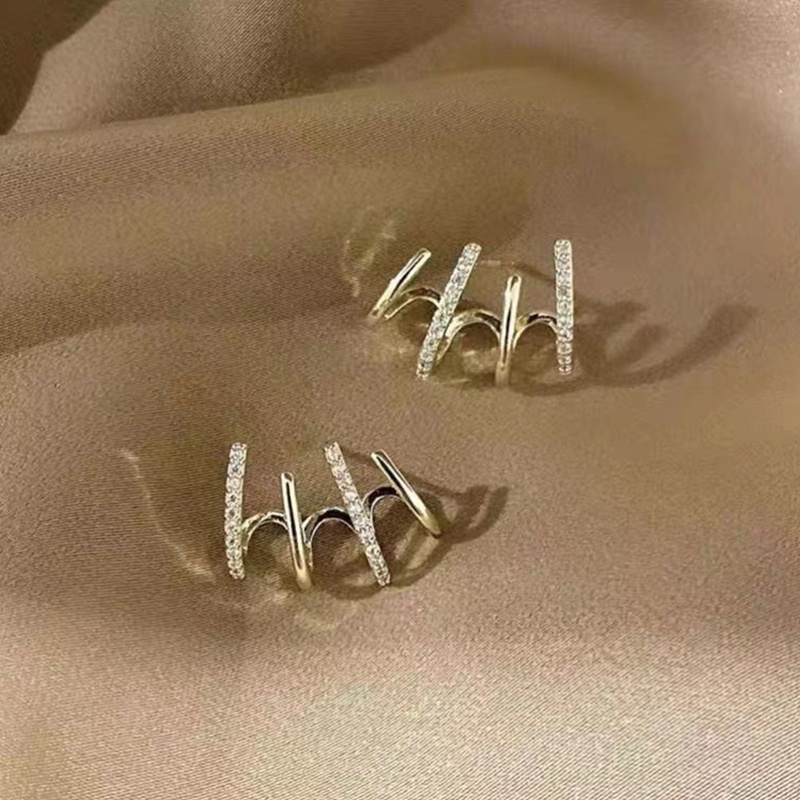 2 Pcs Anting Klip Tanpa Tindik Desain Salib Aksen Mutiara Bahan Cubic Zirconia Untuk Wanita