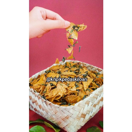 

kripik singkong pedas daun jeruk 500 gram