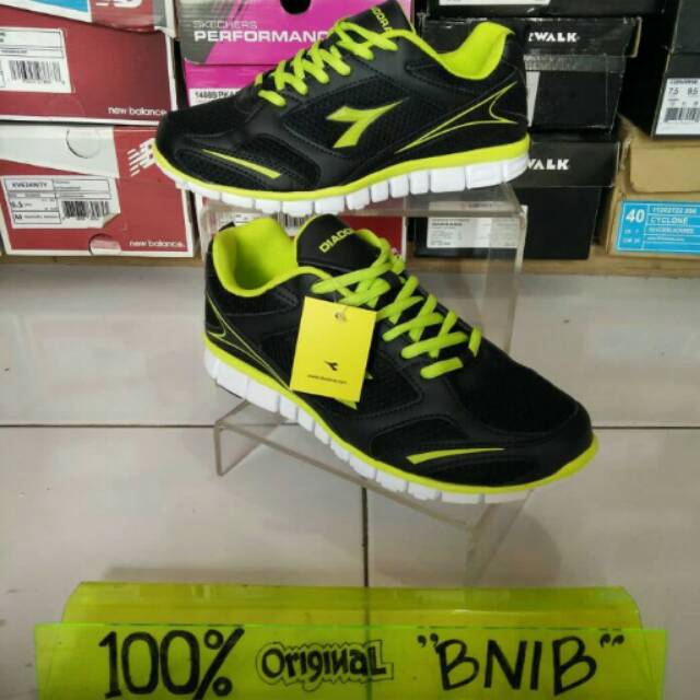 Sepatu Diadora Original BNIB