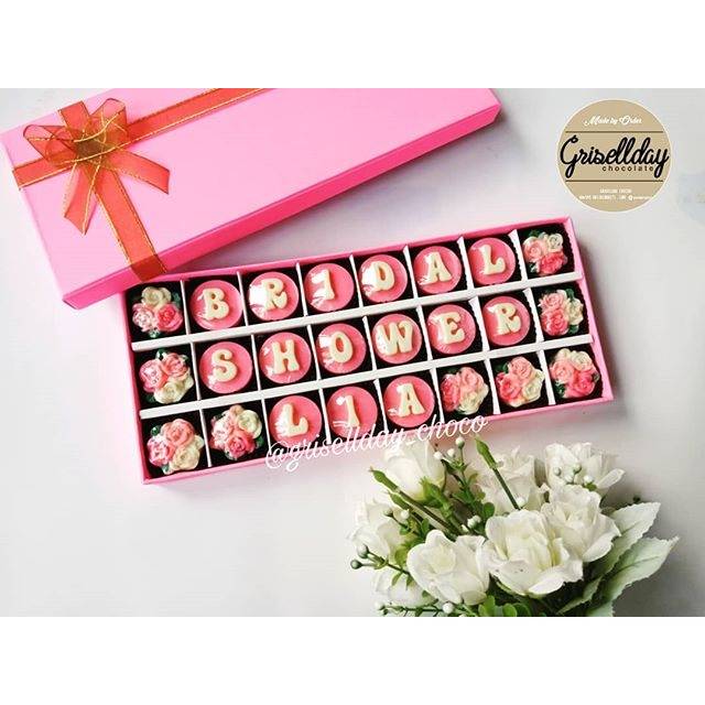 

Coklat huruf, coklat karakter, kado ulangtahun, kado anniversary , kado wisuda