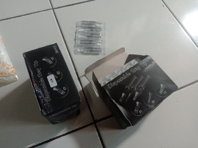 50 Pcs / Kotak Tip Tato Sekali Pakai Warna Abu-abu Transparan