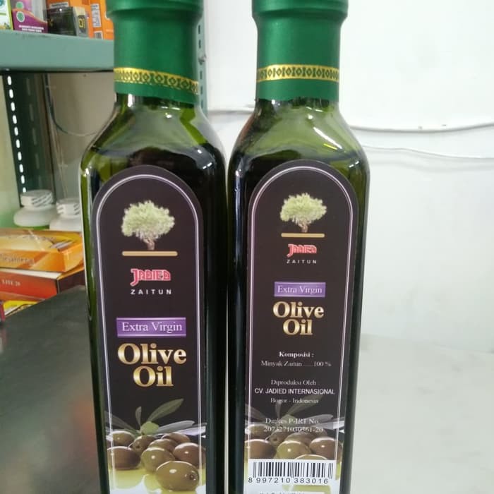 Чем заменить оливковое масло. Оливковое масло этикетка. Подарочный набор с оливковым маслом. Корейское оливковое масло. Оливковое масло азербайджанское.