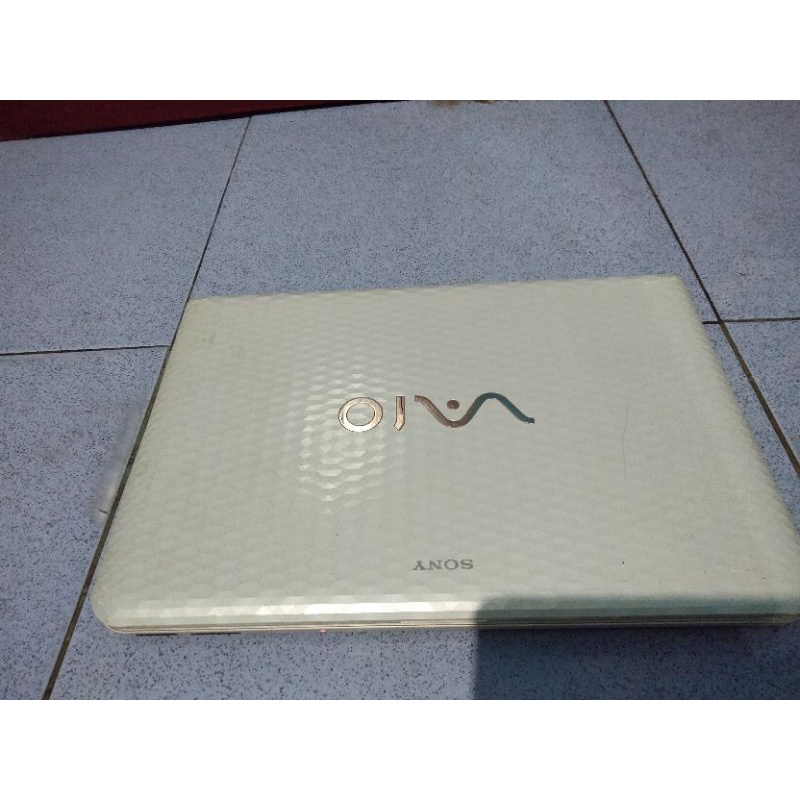 Laptop mulus core i3