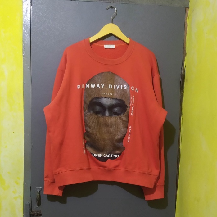Crewneck Ih Nom Uh Nit Warna Terracota Size Oversize