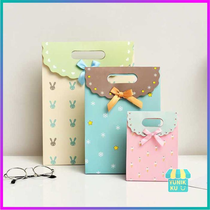 

PAPER BAG KECIL UKURAN 16,5X12,5X6CM