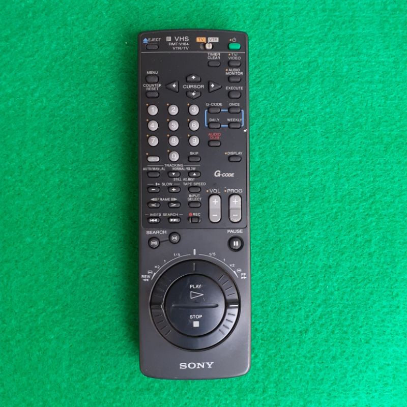 Remote SONY VHS VTR / TV Original Asli . RMT - V164 .