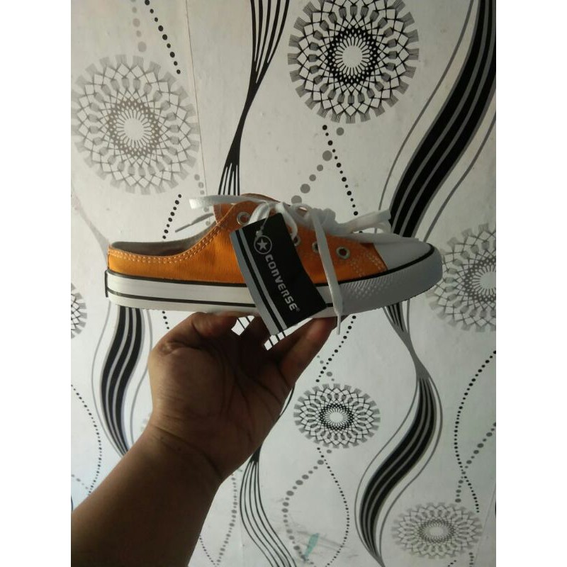 PROMO SEPATU CONVERSE BUSTONG LEDIS