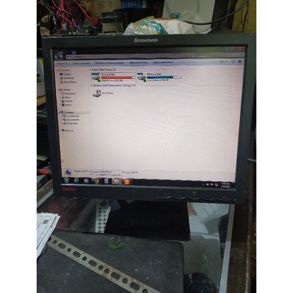 LCD monitor 15&quot; inch Kotak normal Siap pakai