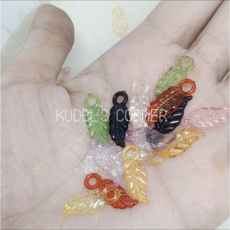 manik Mote daun untuk bandul/liontin kalung/gelang tangan/gelang kaki akrilik daun 5x20mm per 12pcs