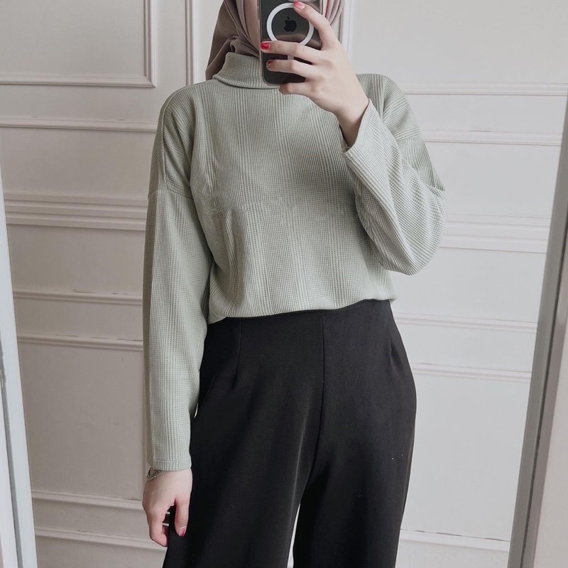 HAFIZA WAFFLE TURTLENECK