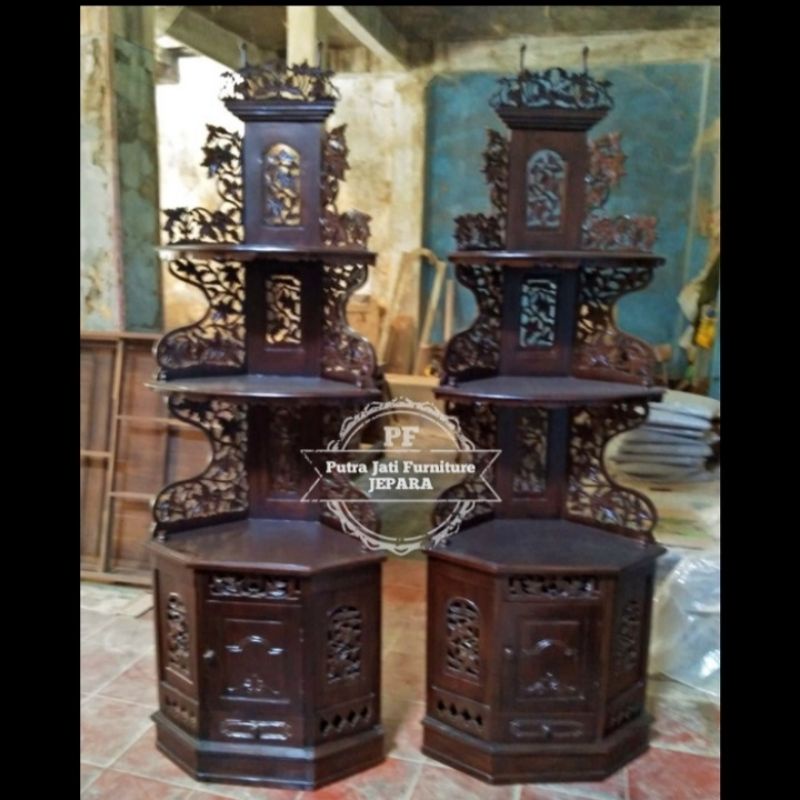 Rak hias pajangan tempat pojok /sudut ukir Jepara kayu jati