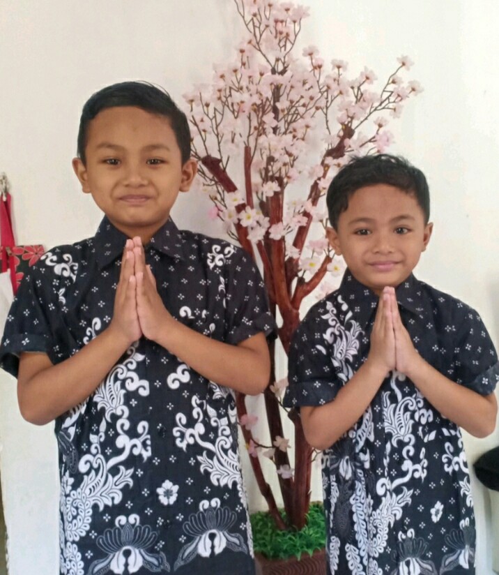 Promo Batik Couple Keluarga Sarimbit Sania Ruffle Batik Ori Ndoro Jowi Motif Gurita Putih