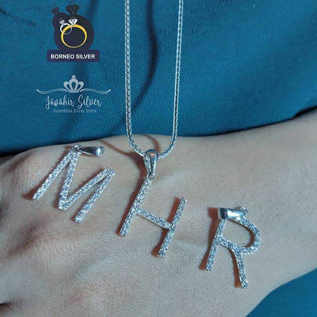 Kalung Santa dan Liontin Huruf 'M' Silver 925