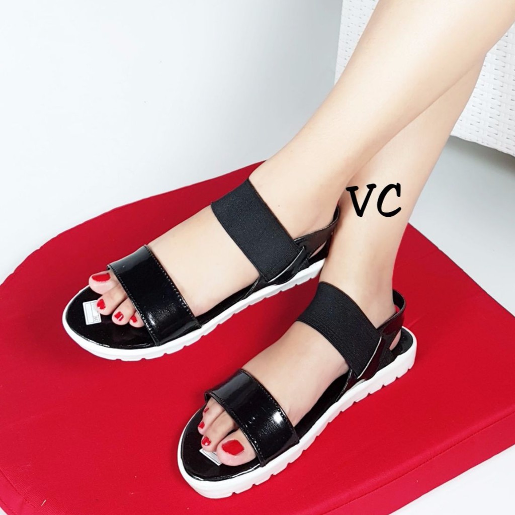 Vahn ADILA Sandal Sendal Karet Santai Alexa Hitam Putih Vahn ADILA Sandal Sendal Karet Santai Alexa Hitam Putih