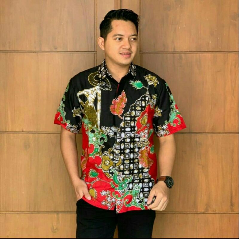 Kemeja batik pria merah lengan pendek