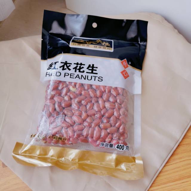 

Red peanuts Kacang kulit Merah 400 g/红衣花生