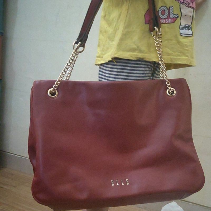 New, tas Elle. 500 ribu. warna maroon. bisa handle, bisa slempang. size besar.