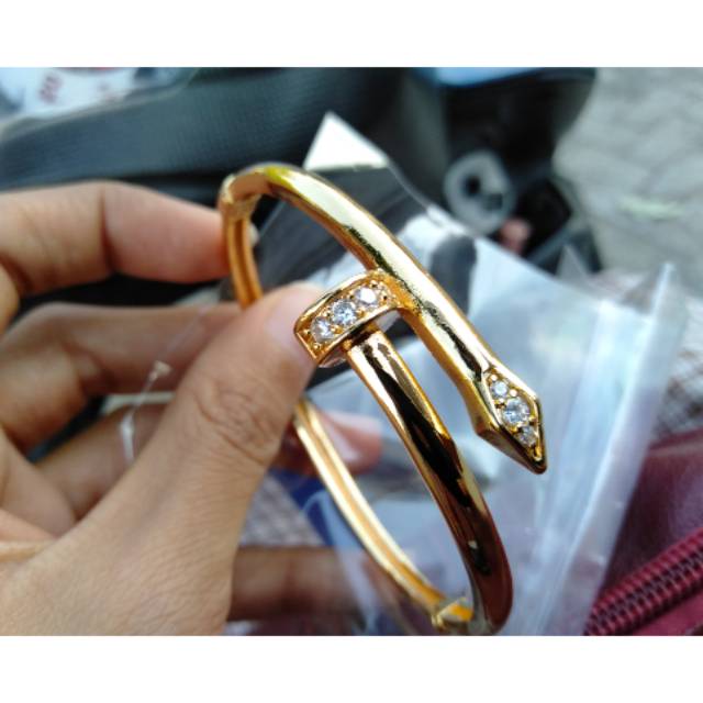 Gelang paku lapis emas