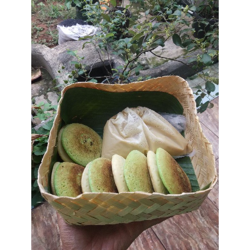 

hampers, besek serabi isi 10pcs