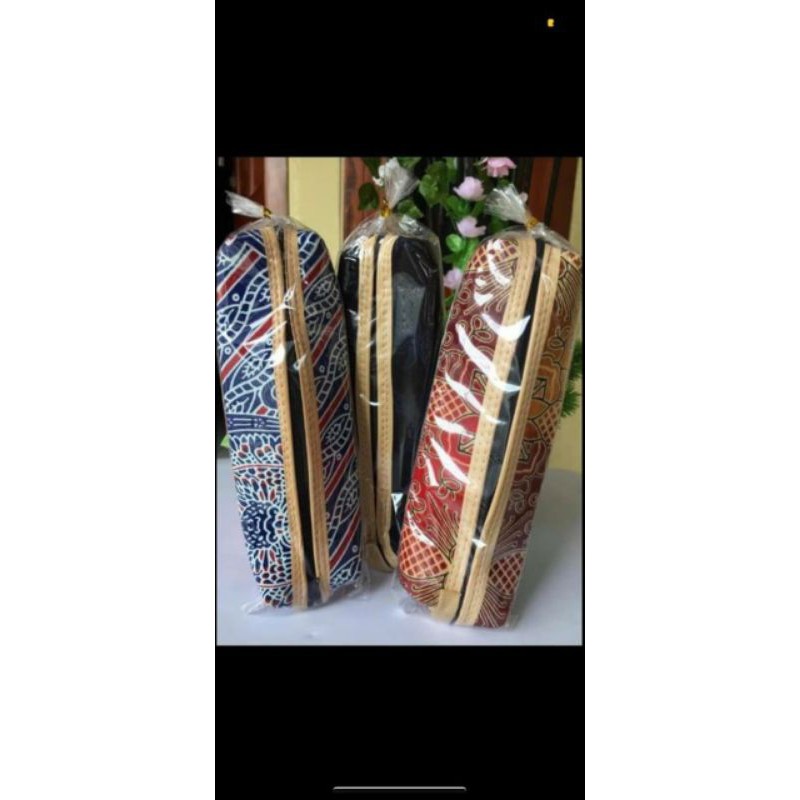 

tempat pensil batik