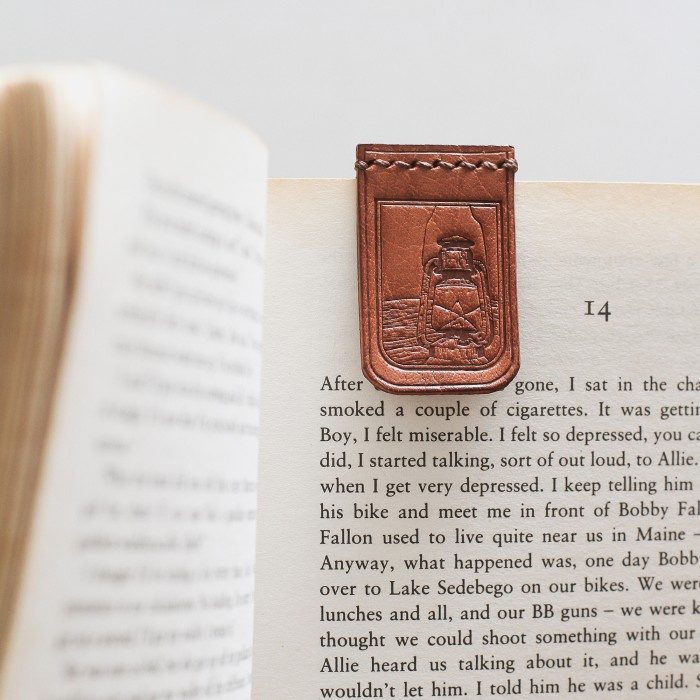 

READY Verne's Leather Bookmark vol. II - Pembatas Buku Kulit - Hitam BERMUTU