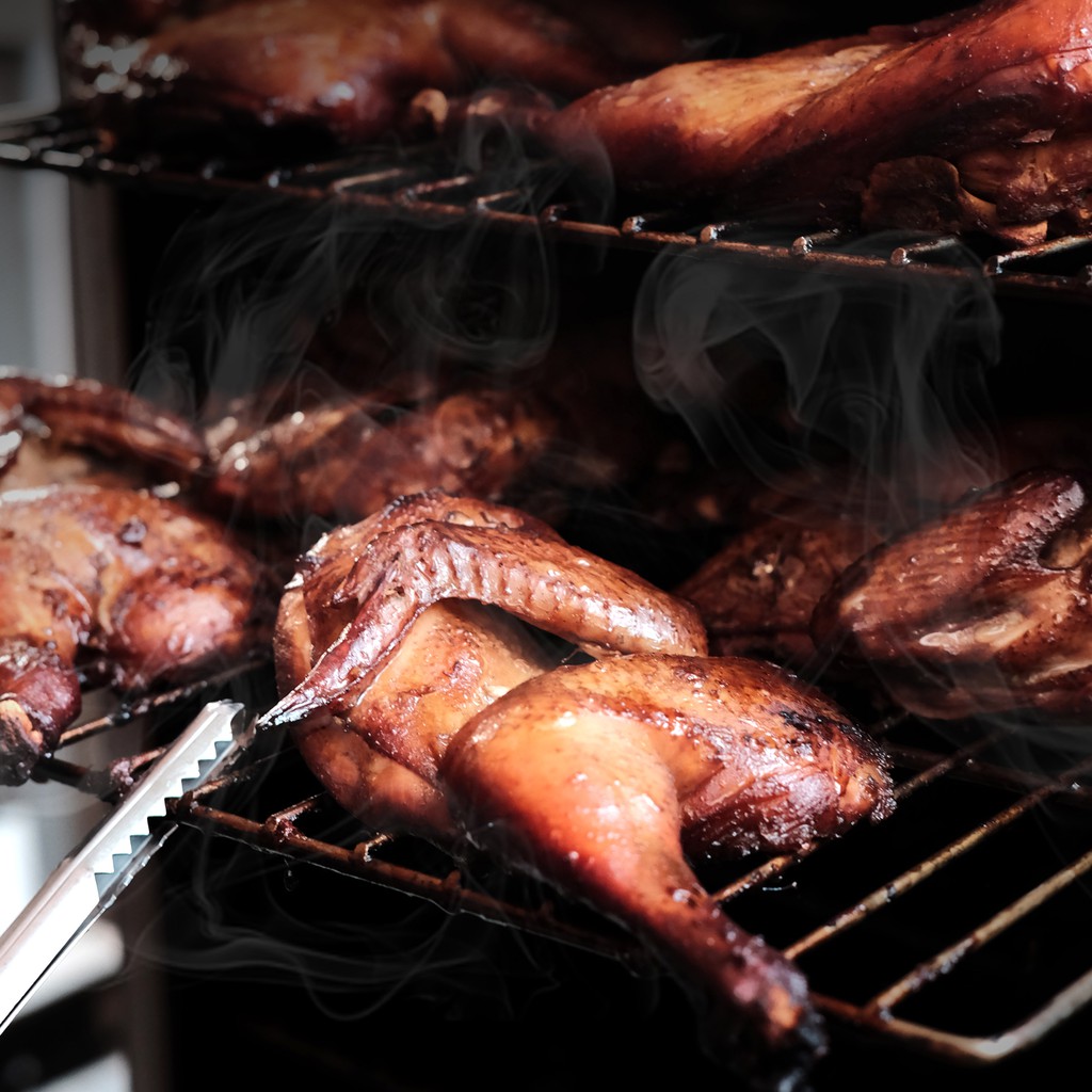 

Smoke Chicken Ayam Asap Utuh 1 Ekor - Frozen Vacumm Pack