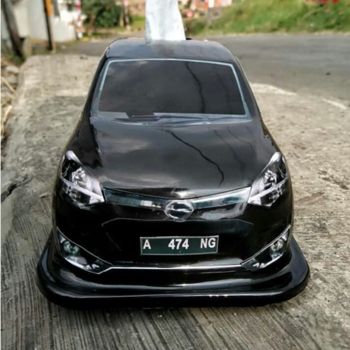 Tempat Tissue Mobil Miniatur Sigra -daihatsu