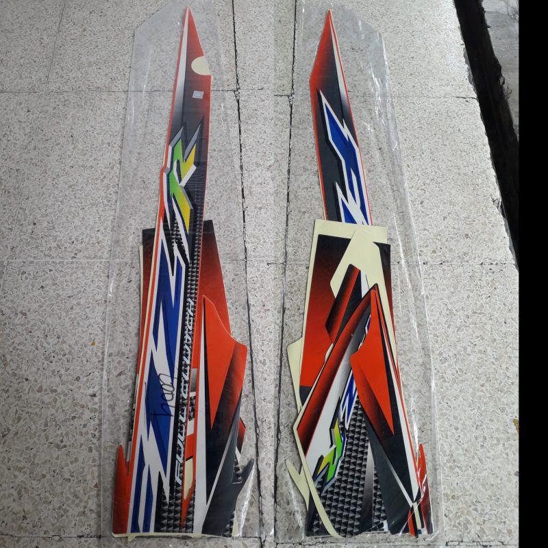 Striping fizr 2004 / striping fiz r 2004 / striping f1zr 2004 / striping f1z r 2004 / sriping fizr 2