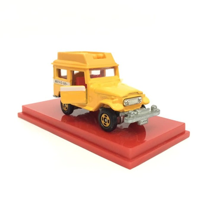 Tomica Toyota Land Cruiser M-04