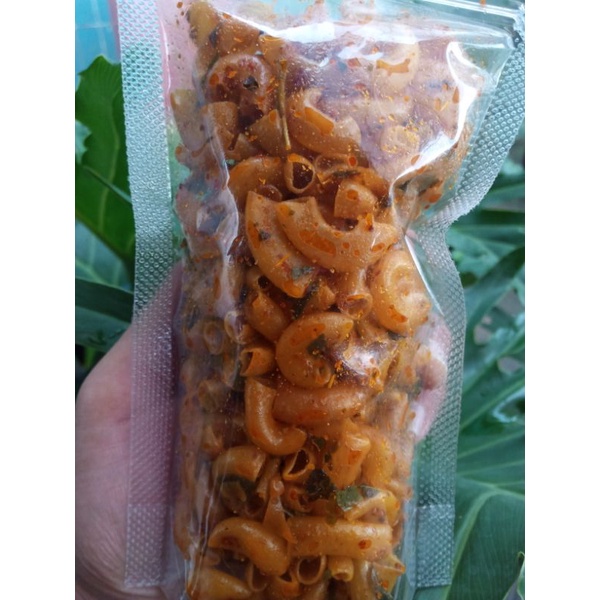 

CEMILAN PEDAS MAKARONI KERING DAUN JERUK TERENAK