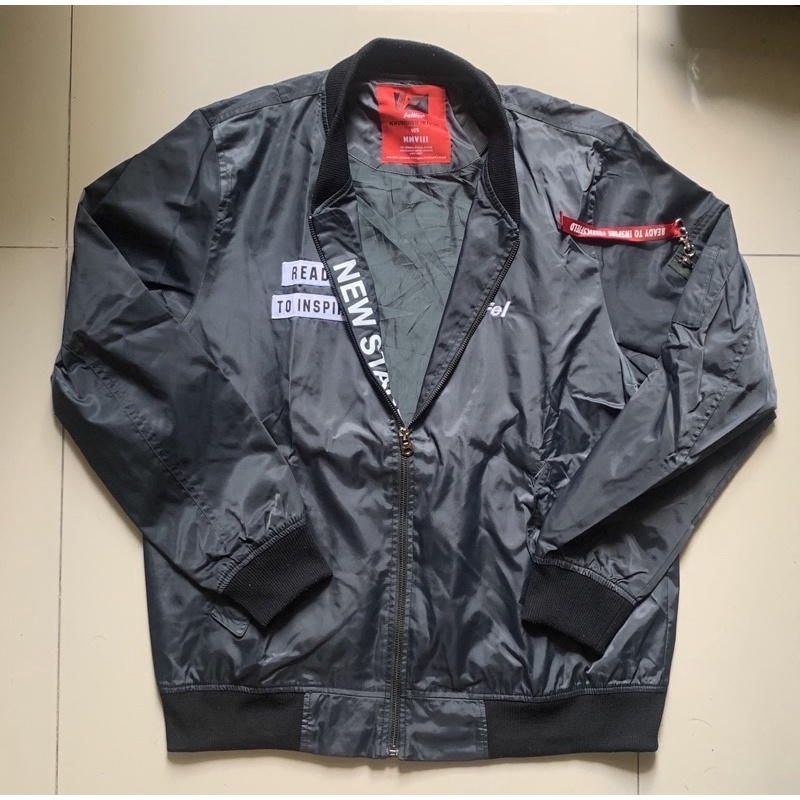 bomber jaket feltics second