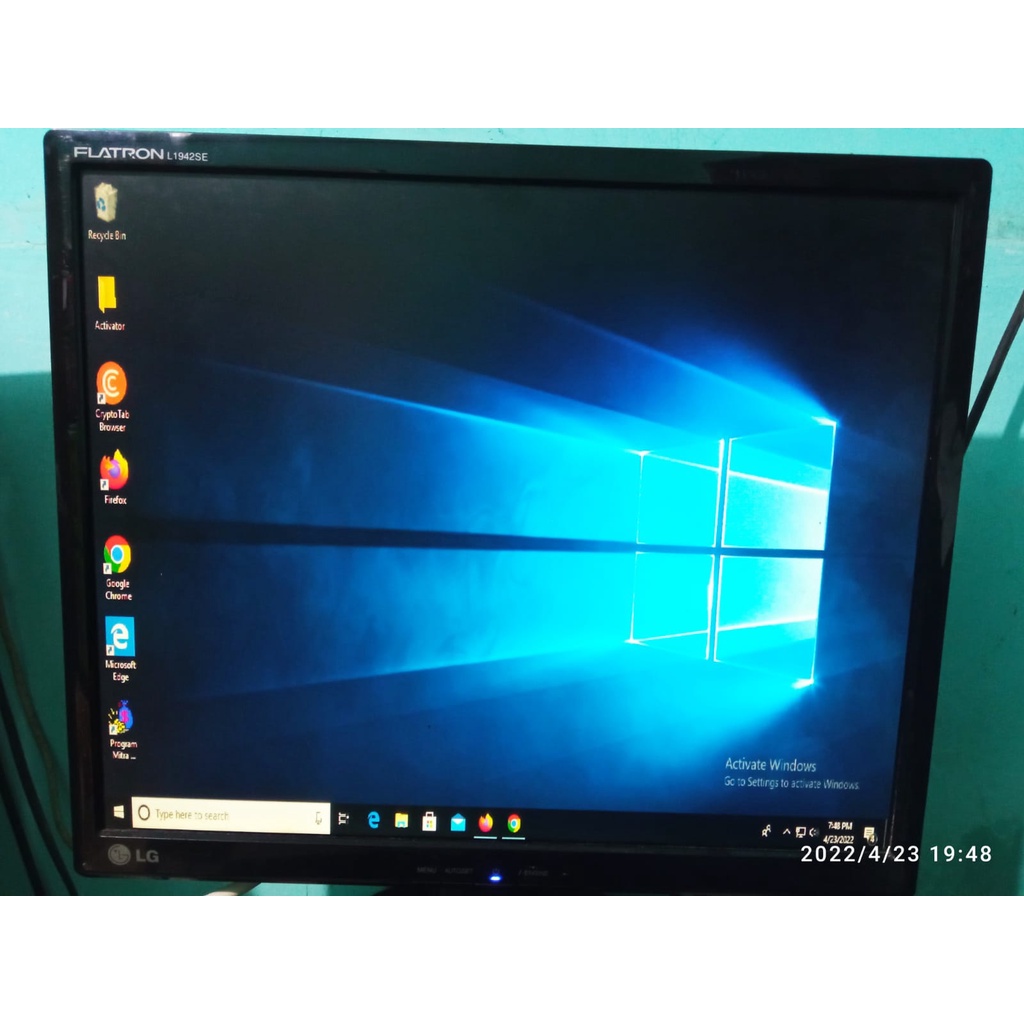 MOnitor LCD Square 19 Inchi Merek LG  FLATRON L1942SE