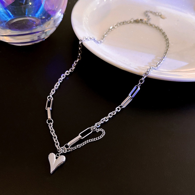 Kalung Choker Bahan Titanium steel Dengan Liontin Hati Untuk Wanita