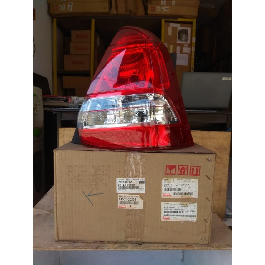 STOPLAMP KANAN LAMPU BELAKANG KANAN TYT ETIOS-LIVA-CROSS -