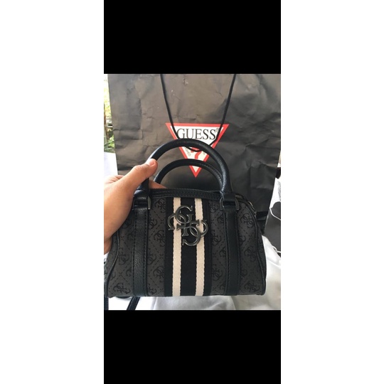 PRELOVED TAS GUESS ORIGINAL 100%