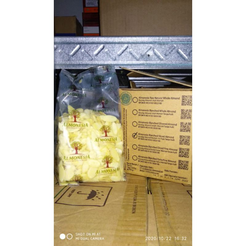 

Kacang Almond Almonesia 50gr