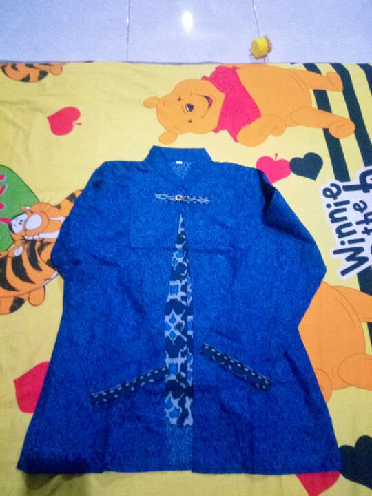 Batik Couple Keluarga Sania Ruffle Ori Ndoro Jowi Dnt Motif Mega Mendung Biru