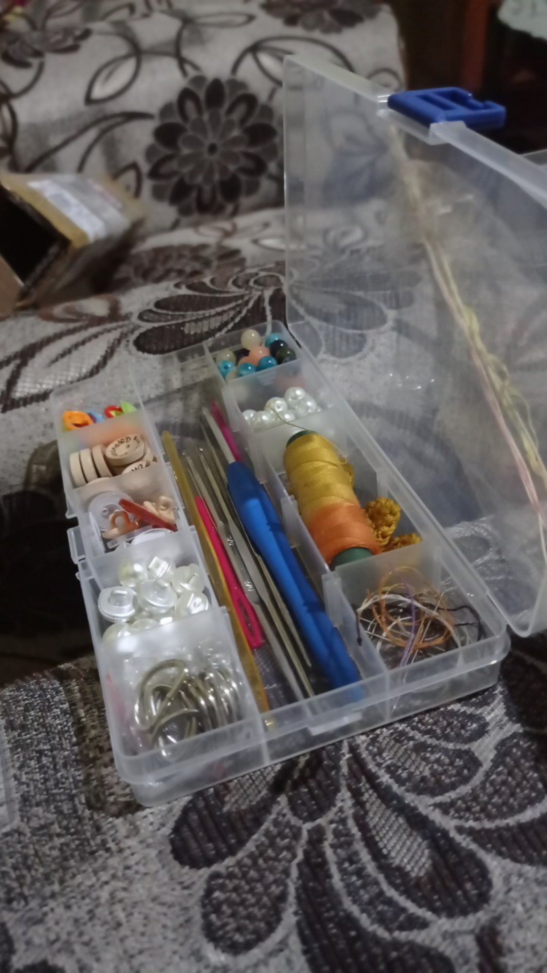 Kotak Plastik 15 Sekat Organizer Perhiasan / Anting/ Manik- Manik