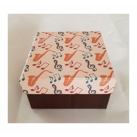 

KOTAK KADO / KOTAK HADIAH / GIFT BOX REMAJA LARGE KK TEROMPET DAN NOT BALOK