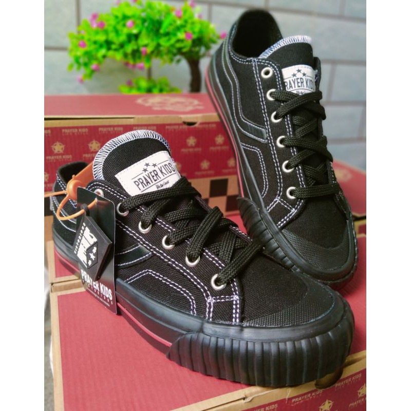 sepatu prayer kids