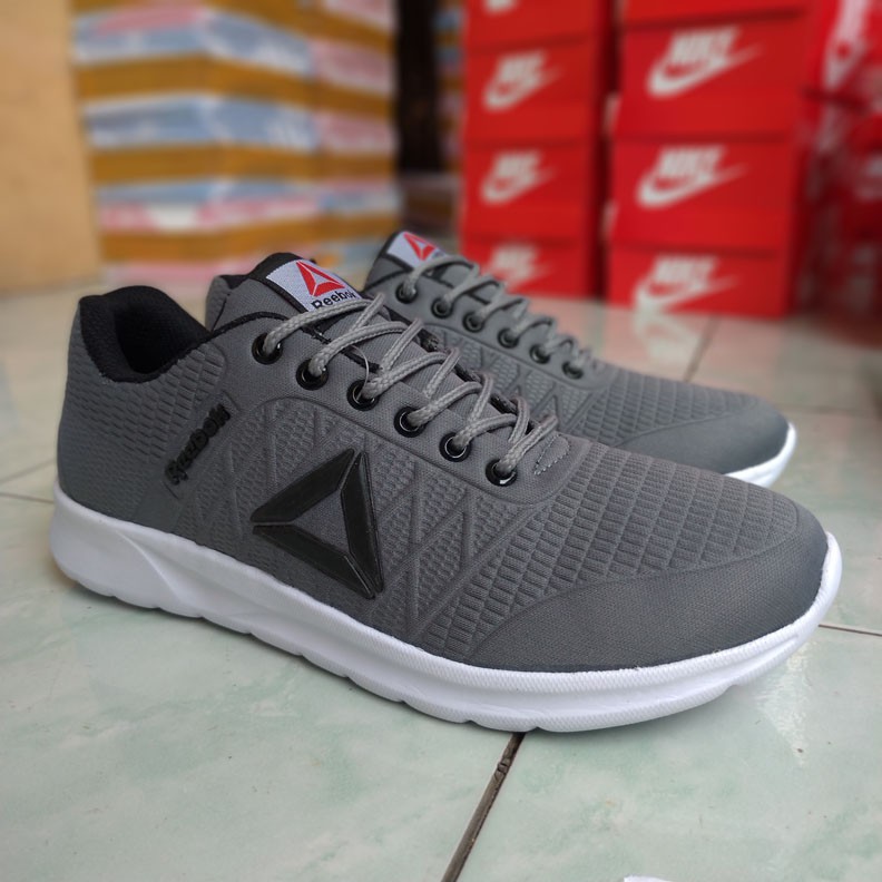 SEPATU REEBOK ABU RUNNING UKURAN 39