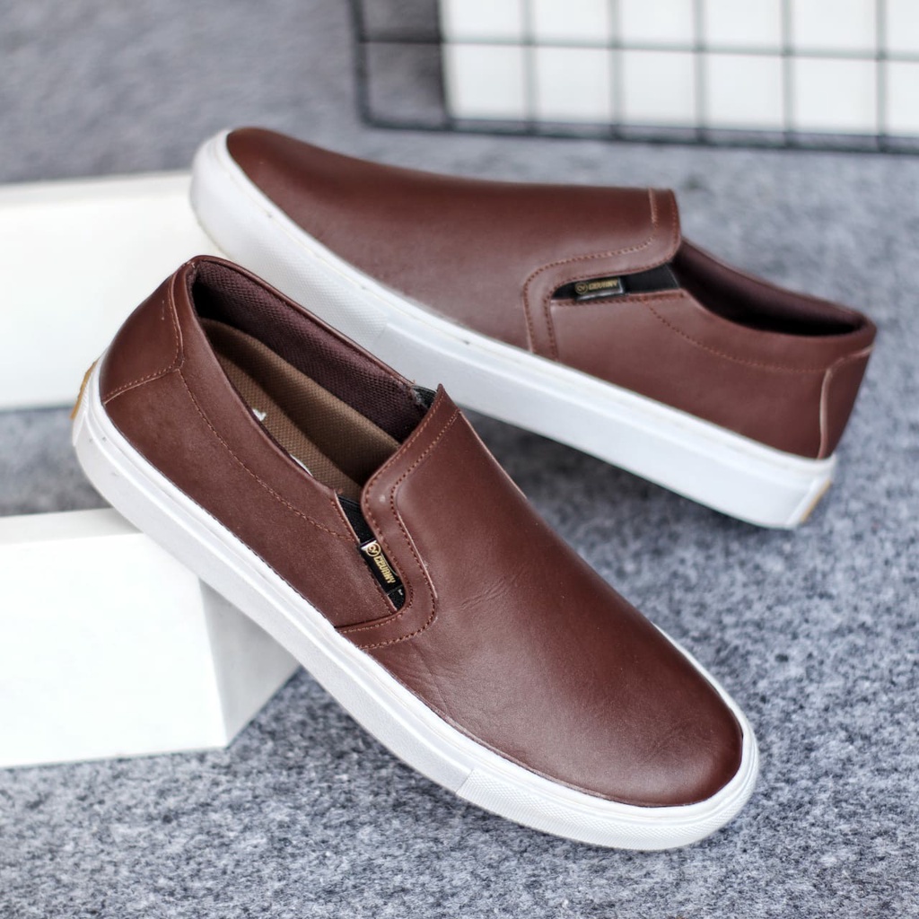 Sepatu Casual Slip On Pria Terbaru Mori Kulit Asli Cevany Coklat